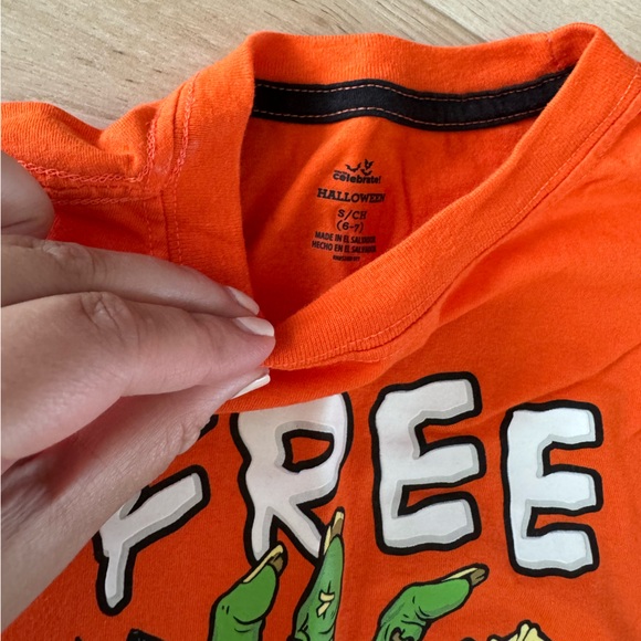 Glow in the Dark Halloween tee size Small 6/7 - Picture 2 of 2